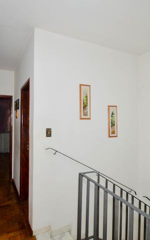 Casa à venda com 240m², 3 quartos e 2 vagas Casa à venda com 240m², 3 quartos e 2 vagasCorredor dos Dormitórios