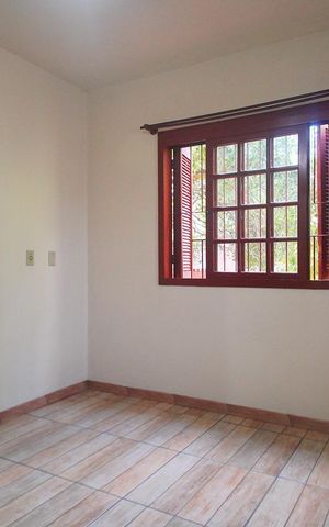 Casa à venda com 100m², 3 quartos e 1 vaga Casa à venda com 100m², 3 quartos e 1 vagaSala