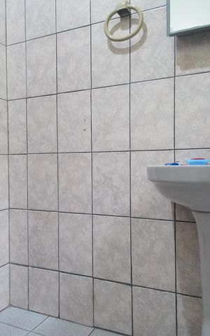 Casa à venda com 100m², 3 quartos e 1 vaga Casa à venda com 100m², 3 quartos e 1 vagaBanheiro 2