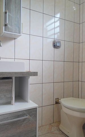 Casa à venda com 100m², 3 quartos e 1 vaga Casa à venda com 100m², 3 quartos e 1 vagaBanheiro 1
