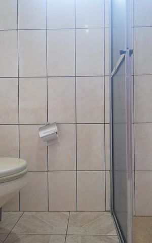 Casa à venda com 100m², 3 quartos e 1 vaga Casa à venda com 100m², 3 quartos e 1 vagaBanheiro 1