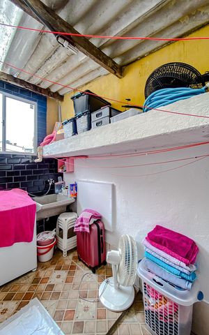 Casa à venda com 400m², 8 quartos e 6 vagasÁrea de Serviço