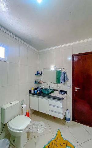 Casa à venda com 400m², 8 quartos e 6 vagasBanheiro (Casa 2)