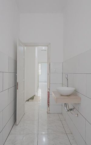 Casa para alugar com 240m², 3 quartos e 2 vagasBanheiro