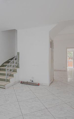 Casa para alugar com 240m², 3 quartos e 2 vagasSala