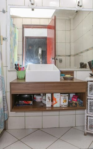 Casa à venda com 342m², 4 quartos e 8 vagas Casa à venda com 342m², 4 quartos e 8 vagasBanheiro Social