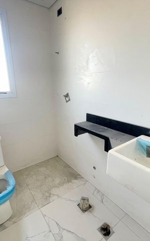 Apartamento à venda com 58m², 2 quartos e 2 vagasBanheiro social