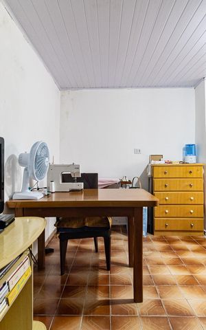 Casa à venda com 150m², 5 quartos e 2 vagas Casa à venda com 150m², 5 quartos e 2 vagasQuarto 1