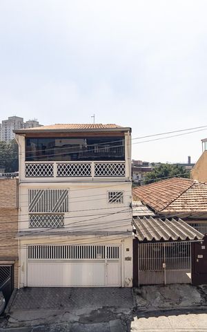 Casa à venda com 150m², 5 quartos e 2 vagas Casa à venda com 150m², 5 quartos e 2 vagasVista da Sala