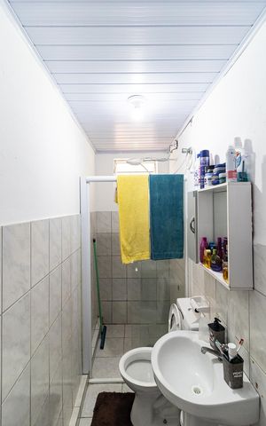 Casa à venda com 150m², 5 quartos e 2 vagas Casa à venda com 150m², 5 quartos e 2 vagasBanheiro 2