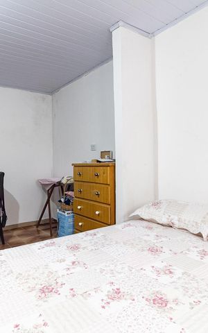 Casa à venda com 150m², 5 quartos e 2 vagas Casa à venda com 150m², 5 quartos e 2 vagasQuarto 1