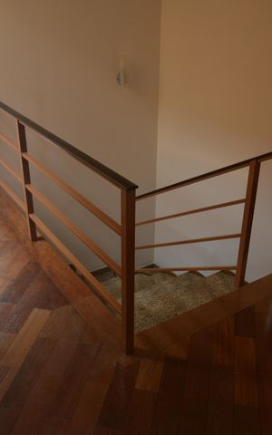 Casa à venda com 236m², 3 quartos e 6 vagasEscada