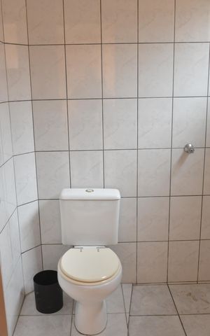 Casa à venda com 236m², 3 quartos e 6 vagasBanheiro de Serviço