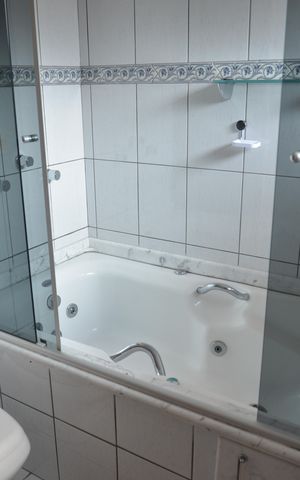 Casa à venda com 236m², 3 quartos e 6 vagasBanheiro da Suíte