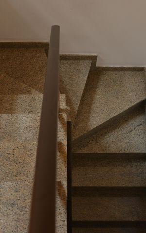 Casa à venda com 236m², 3 quartos e 6 vagasEscada
