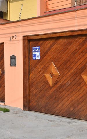 Casa à venda com 236m², 3 quartos e 6 vagasPlaca