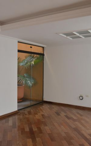 Casa à venda com 236m², 3 quartos e 6 vagasSala