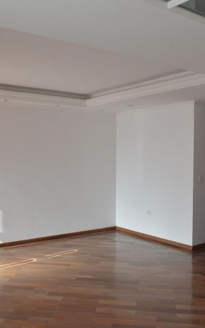 Casa à venda com 236m², 3 quartos e 6 vagasSala