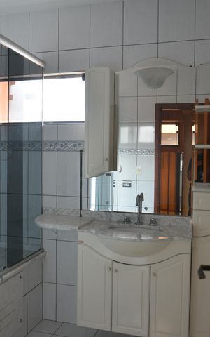 Casa à venda com 236m², 3 quartos e 6 vagasBanheiro da Suíte
