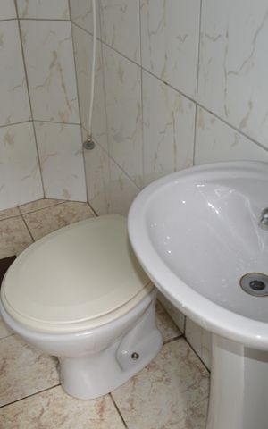 Casa à venda com 258m², 6 quartos e 5 vagasBanheiro do Quarto de de Serviço