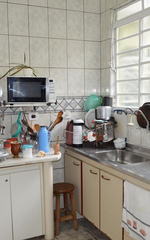 Casa à venda com 258m², 6 quartos e 5 vagasCozinha