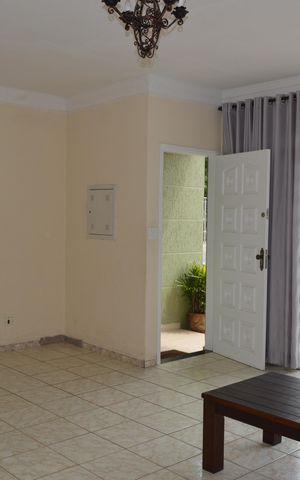 Casa à venda com 258m², 6 quartos e 5 vagasSala