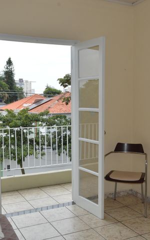 Casa à venda com 258m², 6 quartos e 5 vagasSuíte 2