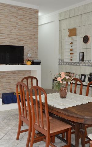 Casa à venda com 258m², 6 quartos e 5 vagasCozinha