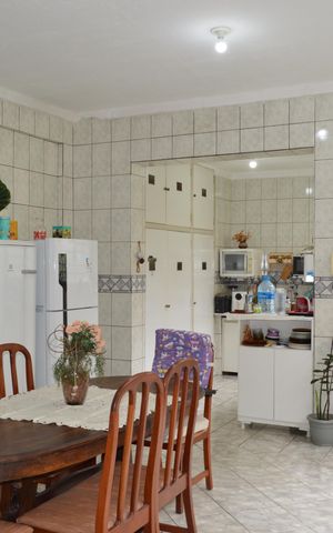 Casa à venda com 258m², 6 quartos e 5 vagasCozinha