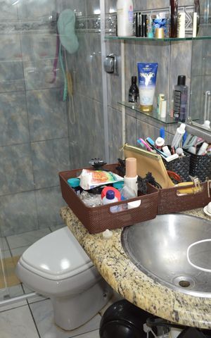 Casa à venda com 258m², 6 quartos e 5 vagasBanheiro da Suíte 3