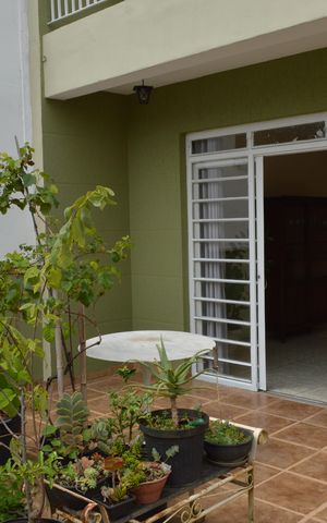 Casa à venda com 258m², 6 quartos e 5 vagasVaranda