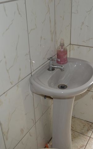Casa à venda com 258m², 6 quartos e 5 vagasBanheiro do Quarto de de Serviço