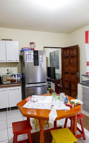 Casa à venda com 286m², 4 quartos e 2 vagas Casa à venda com 286m², 4 quartos e 2 vagasCozinha