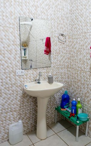 Casa à venda com 286m², 4 quartos e 2 vagas Casa à venda com 286m², 4 quartos e 2 vagasBanheiro 2