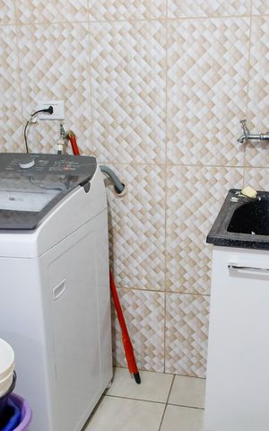 Casa à venda com 286m², 4 quartos e 2 vagas Casa à venda com 286m², 4 quartos e 2 vagasLavanderia