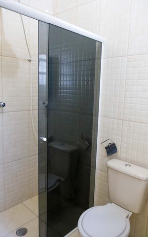 Casa à venda com 286m², 4 quartos e 2 vagas Casa à venda com 286m², 4 quartos e 2 vagasBanheiro da Suíte 1