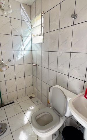 Casa à venda com 80m², 3 quartos e 5 vagas Casa à venda com 80m², 3 quartos e 5 vagasBanheiro