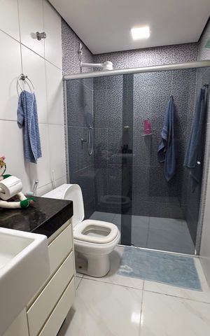 Casa à venda com 80m², 3 quartos e 5 vagas Casa à venda com 80m², 3 quartos e 5 vagasBanheiro