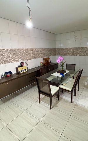 Casa à venda com 80m², 3 quartos e 5 vagas Casa à venda com 80m², 3 quartos e 5 vagasSala/Cozinha
