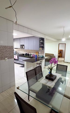 Casa à venda com 80m², 3 quartos e 5 vagas Casa à venda com 80m², 3 quartos e 5 vagasSala/Cozinha