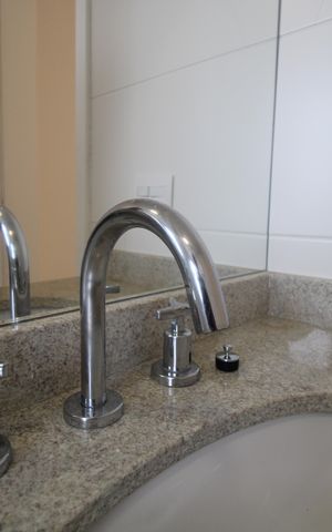 Apartamento à venda com 81m², 2 quartos e 1 vagaBanheiro da Suíte 2