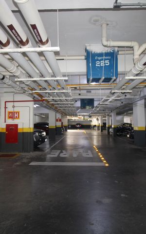 Apartamento à venda com 81m², 2 quartos e 1 vagaÁrea de manobra