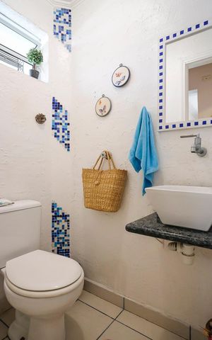 Casa à venda com 162m², 3 quartos e 3 vagasLavabo