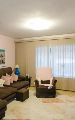 Casa à venda com 162m², 3 quartos e 3 vagasSala