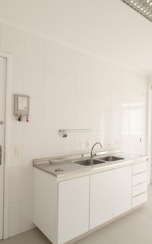 Apartamento para alugar com 74m², 2 quartos e 2 vagasCozinha