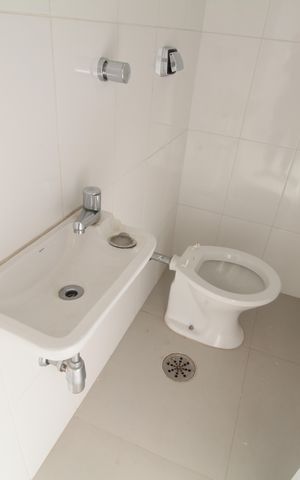 Apartamento para alugar com 74m², 2 quartos e 2 vagasBanheiro de serviço