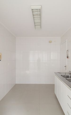 Apartamento para alugar com 74m², 2 quartos e 2 vagasCozinha