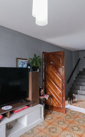 Casa à venda com 134m², 3 quartos e 2 vagas Casa à venda com 134m², 3 quartos e 2 vagasSala