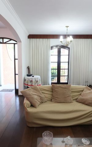 Casa de condomínio à venda com 380m², 6 quartos e 6 vagasSala