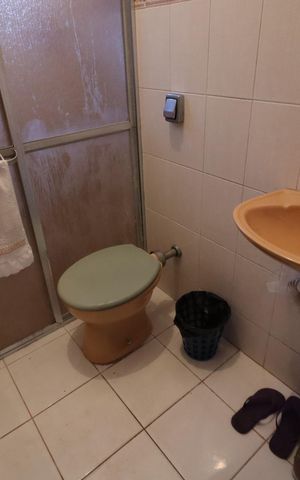 Casa de condomínio à venda com 380m², 6 quartos e 6 vagasBanheiro de serviço